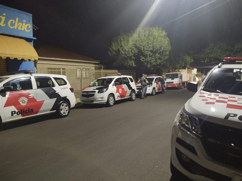 Foto 3 de 4 — Homem é morto a facadas no Centro de Araraquara e mulher é suspeita de homicídio